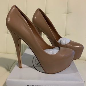 Steve Madden platform stilettos pump